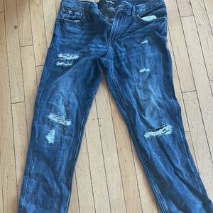 Men’s destroyed jeans slim style